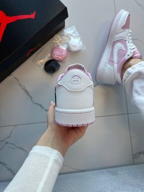 Кросівки NIKE AIR Jordan 1 Low Travis Scott Lilac White Black, Рожевий, 36