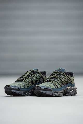 Nike tns khaki sales green