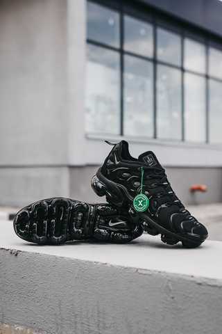 Vapormax black size sales 9