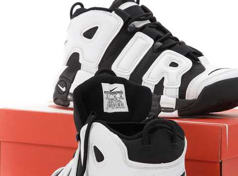 Nike air cheap more uptempo black