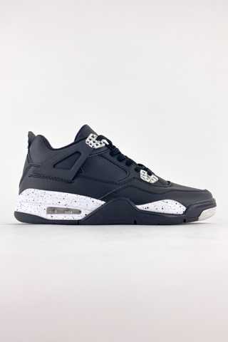 Nike air jordan retro black hot sale and white